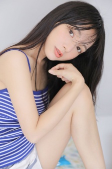 上面一边亲下一边面膜是什么材质
